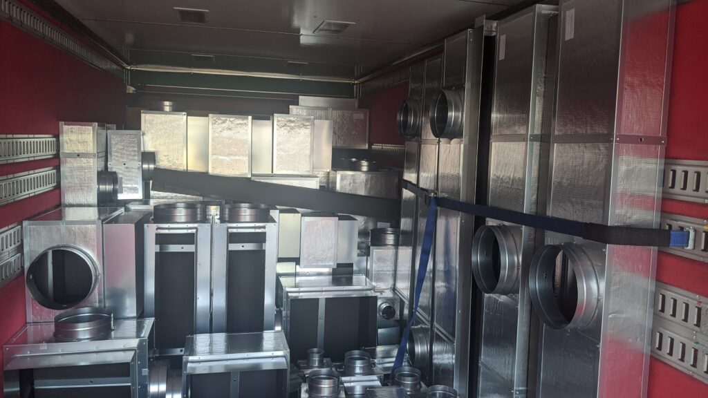 千葉チャーター便画像｜千葉からの4トンチャーター便ならお任せください。